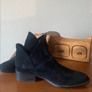 Eileen Fisher Leaf Ankle Suede Boots